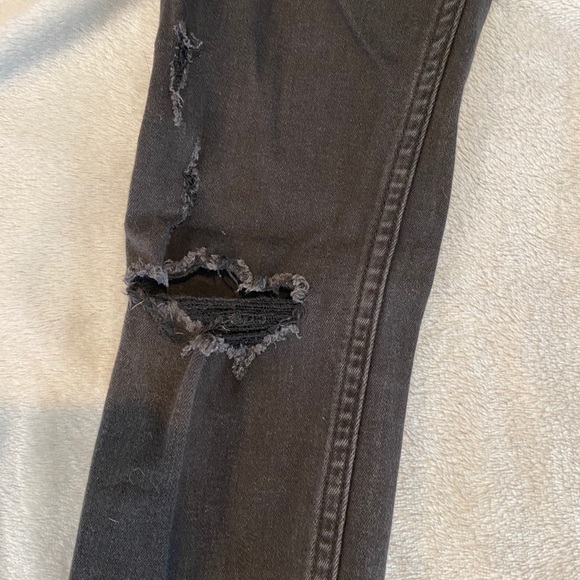 Black jeans with rips in the knees! - Picture 4 of 5